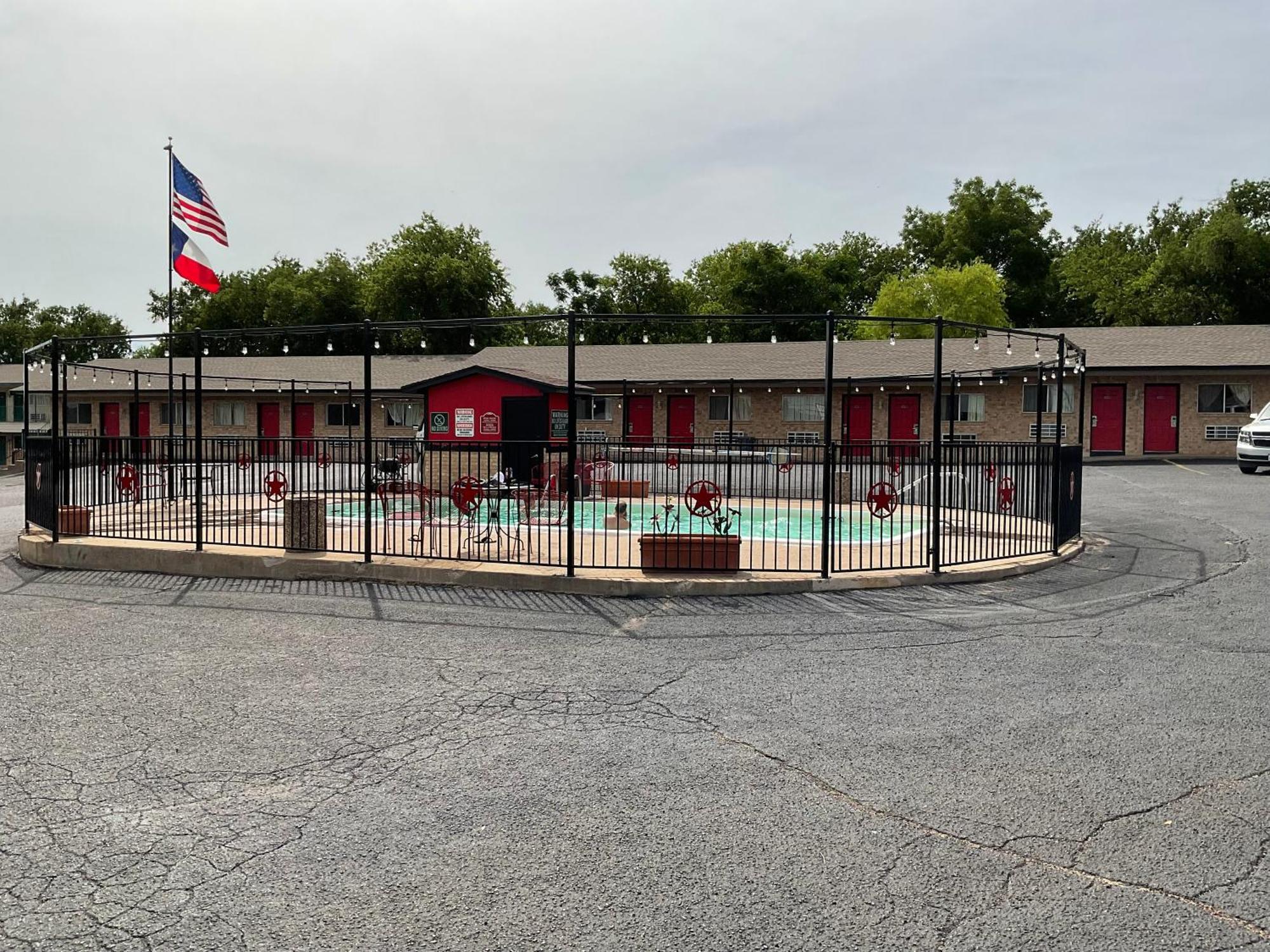 Glen Rose Inn & Suites Dış mekan fotoğraf